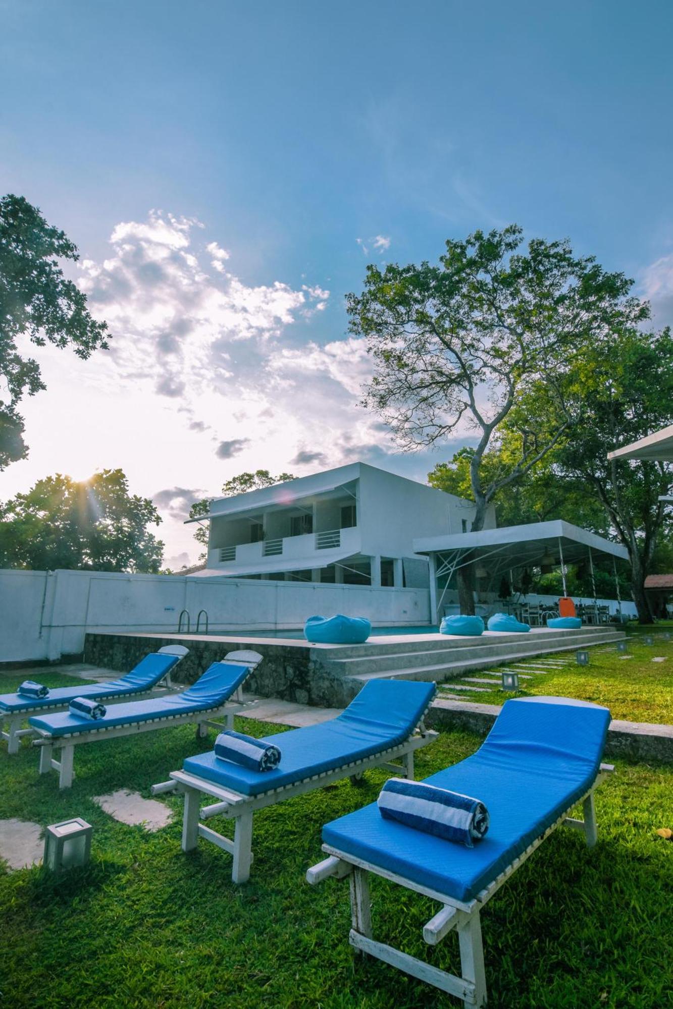 Mawella Beach Resort Tangalle Extérieur photo