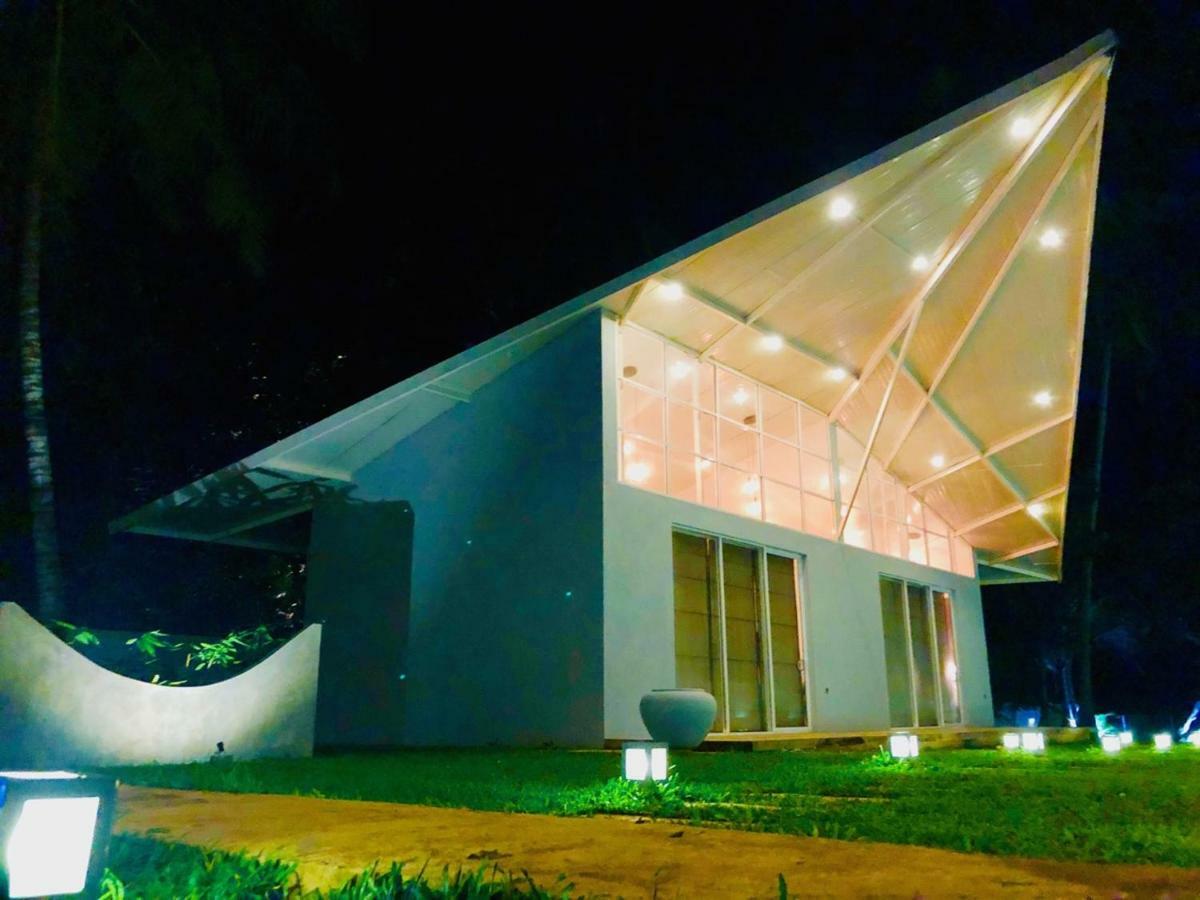 Mawella Beach Resort Tangalle Extérieur photo